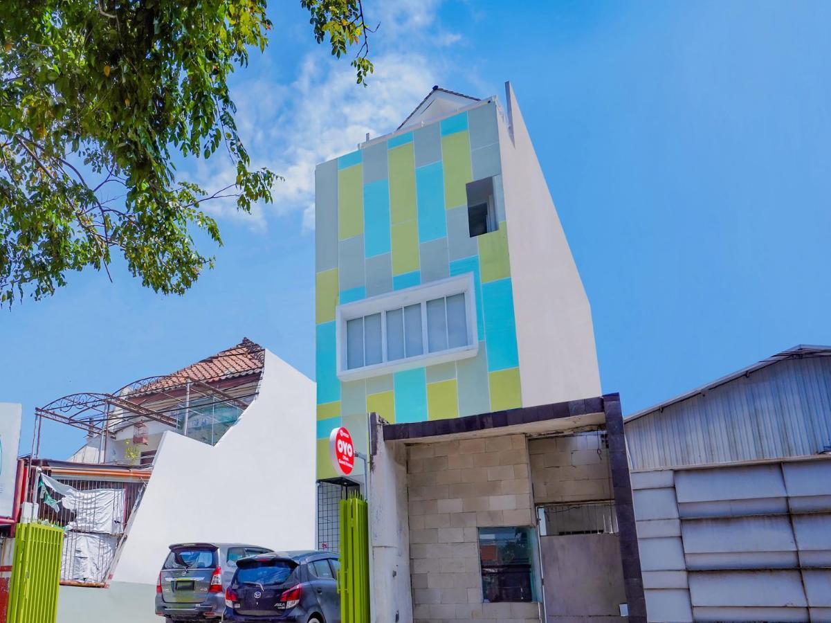 Super Oyo Capital O 90336 Olive Guest House Surabaya Exterior foto